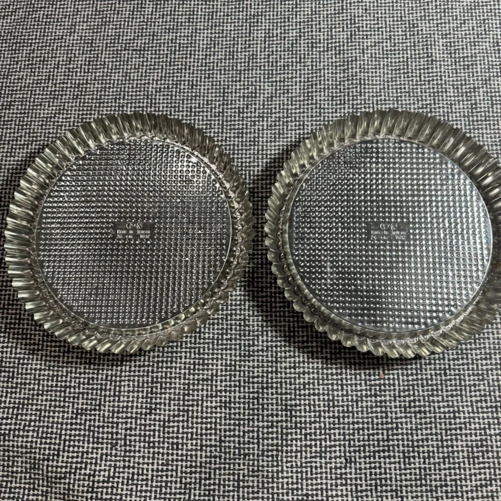 G&S Set of 2 Fluted Tart Pans 10.25 Inch Textured Bottom Metal Baking Tins